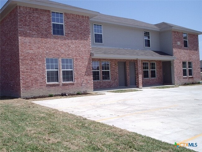 Photo - 2102 Tahoe Ct Unidad B