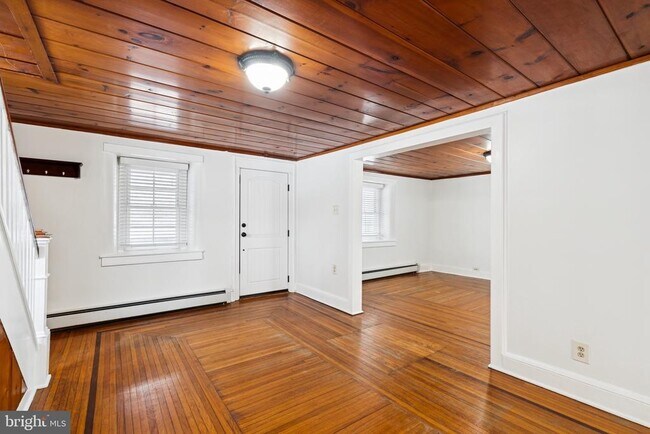 Photo - 1687 E Main St