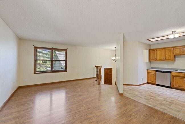 Photo - 1711 Slater Ln