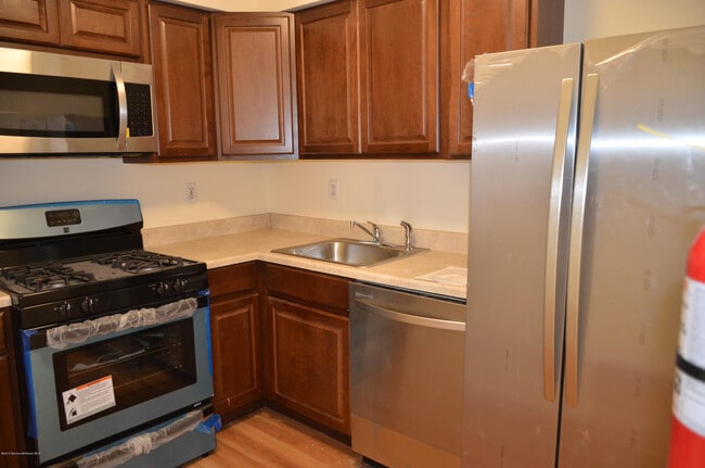 Photo - 997 Tarragon Ct