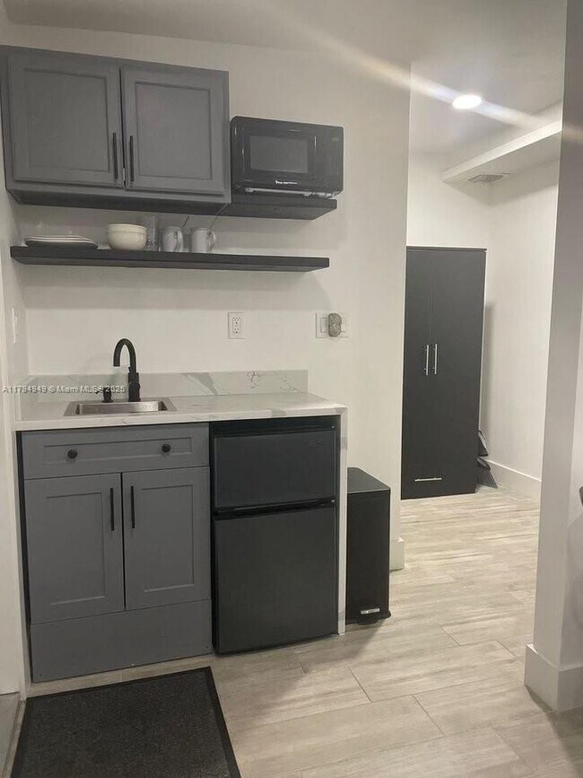 Photo - 170 NE 60th St Unidad EFFICENCY