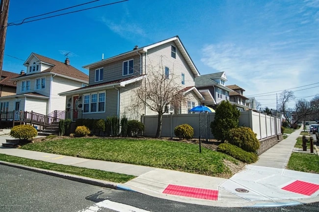 Photo - 65 Constant Ave