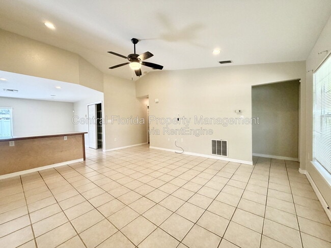 Photo - 939 Pecan St