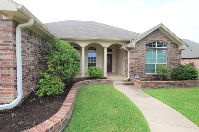 Photo - Coming Soon: Beautiful 3 Bedroom, 2 Bath n...