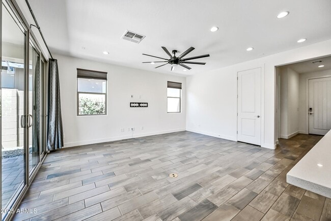 Building Photo - 17163 W Thousand Oaks St Rental
