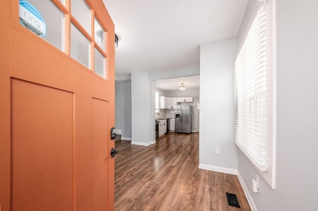 Photo - 997 Oakwood Ave
