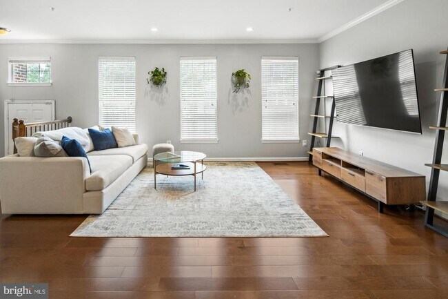Photo - 4749 Thornbury Dr