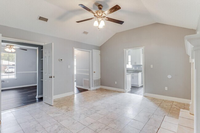 Photo - 14160 Maple Ct