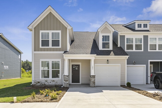 Building Photo - Artisan Living Mills River Rental