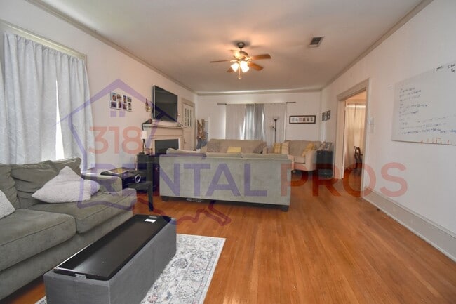 Photo - 3 Bed 2 Bath Home Within Walking Distance to Tech!