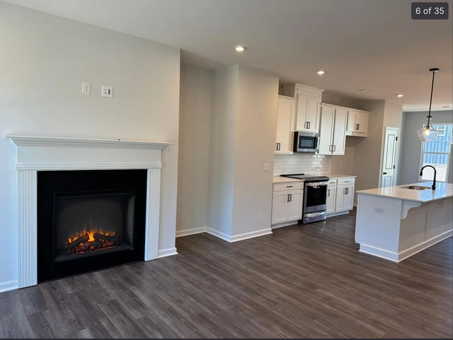 Photo - 813 Cameron Trl