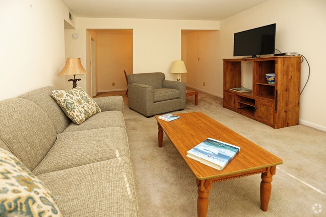 2BR-1BA 950 SF