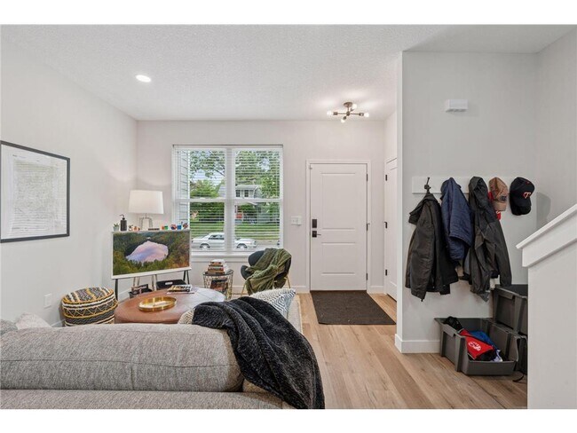 Photo - 2320 Priscilla St