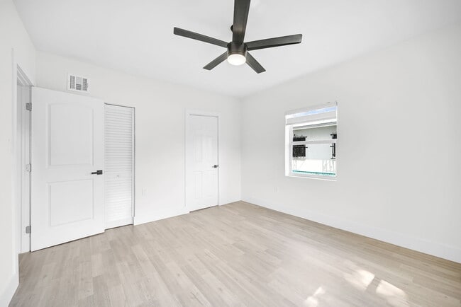 Photo - 503 NW 47th St