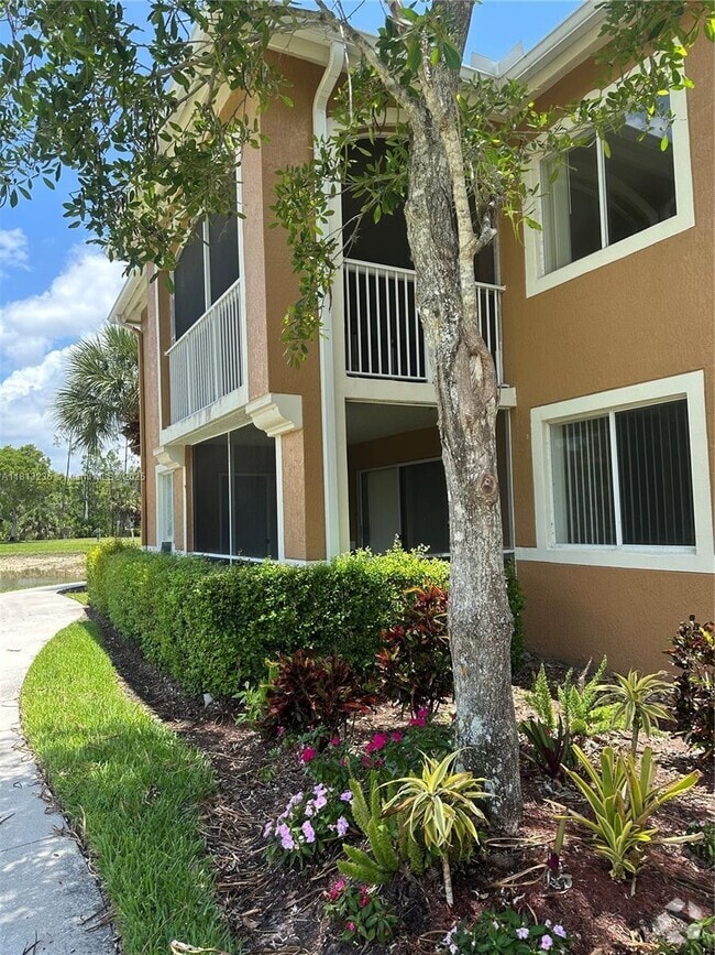 Building Photo - 1875 Florida Club Dr Unit 7112 Rental