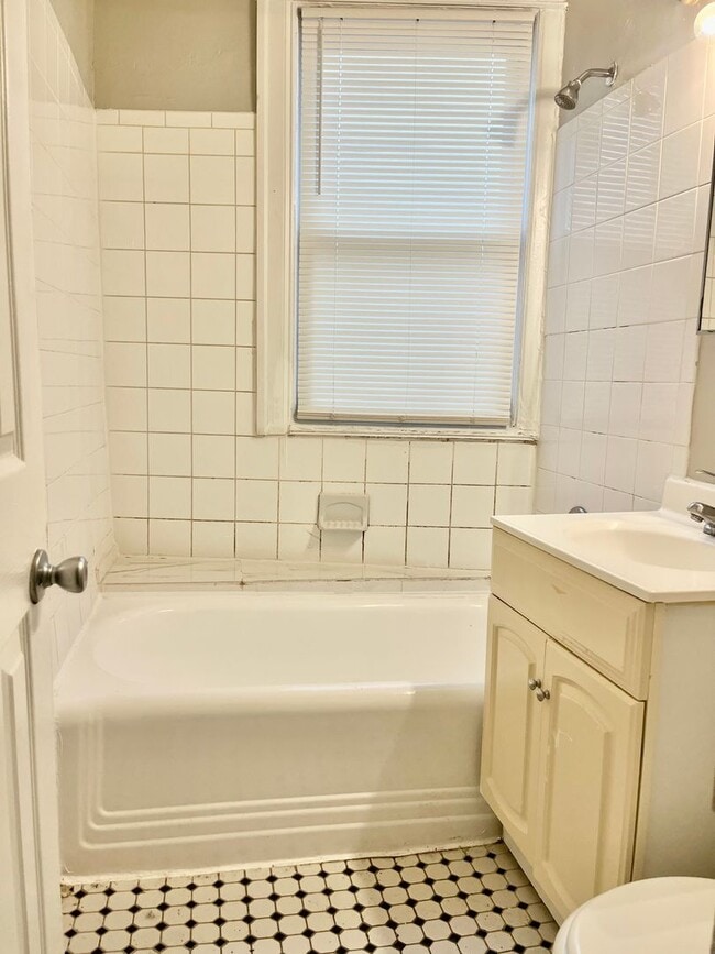 Photo - 5611 7th St NW Unidad 5615 - 1