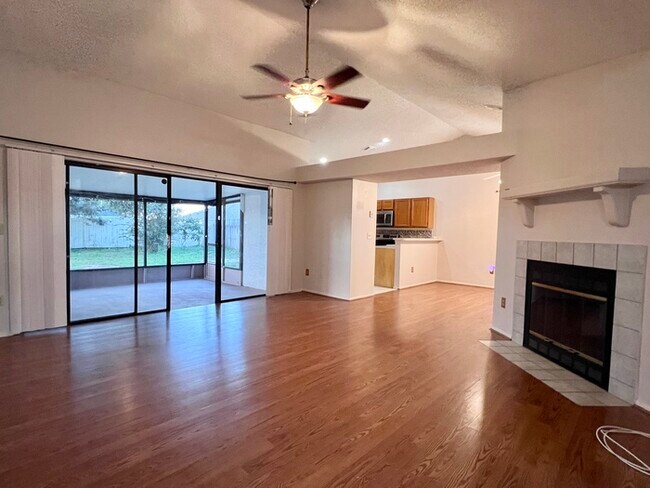 Photo - Spacious 3 bedroom 2 bath 2 car garage hom...