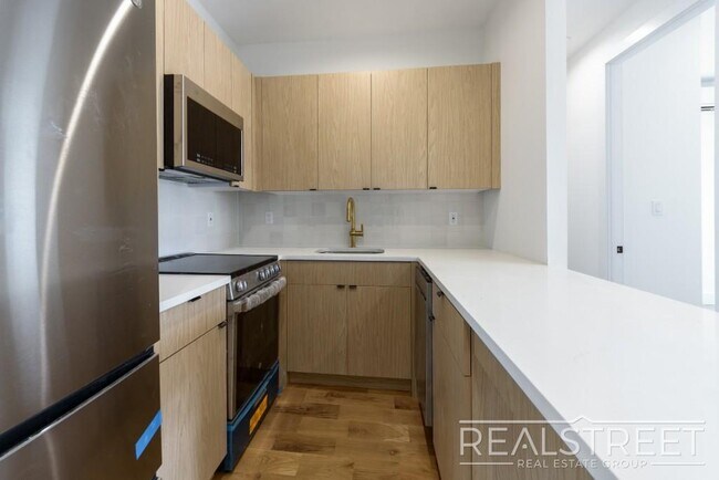 Photo - Brand New Residences with Modern Finishes ... Casa Adosada