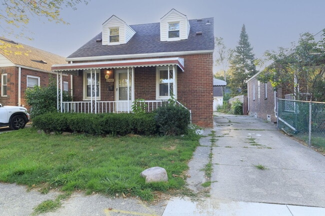 Photo - 6506 Memorial Ave