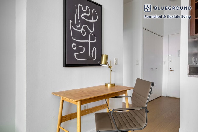 Photo - 535 W 23rd St Unit FL3-ID1279