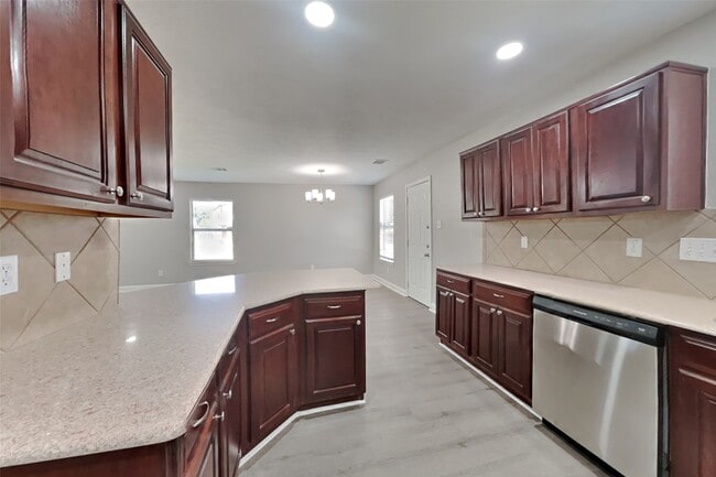 Photo - 7718 Balsam Crossing Ln
