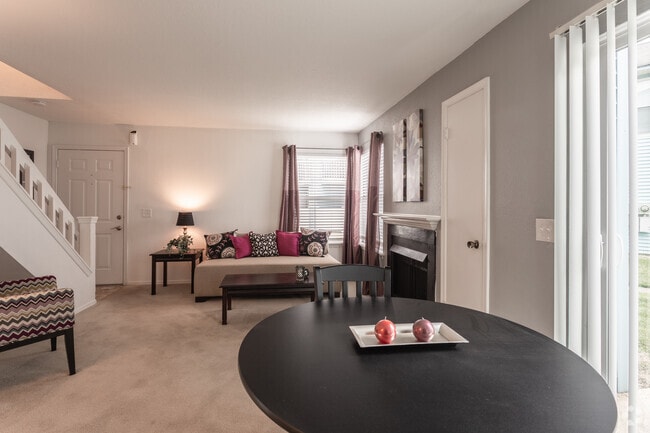 1BR,1BA,-720SF Townhome