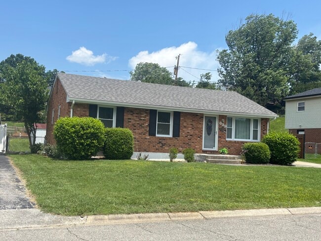 Photo - 839 Pyrtle Dr