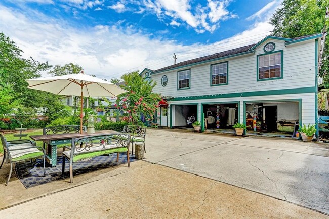 Building Photo - 2023 South Blvd Unit 3