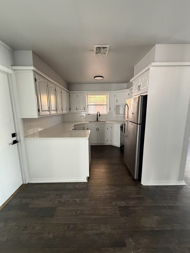 Photo - 7521 NW 28th St