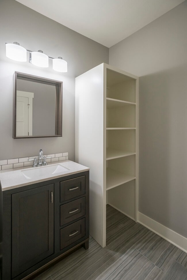 Photo - 616 4th St NW