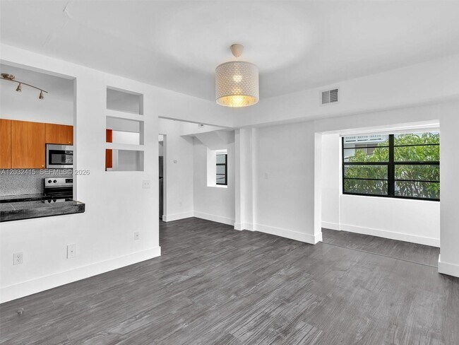 Photo - 934 Michigan Ave Unit 305