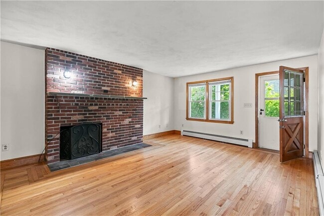 Building Photo - 17 Shields St Unit A Rental