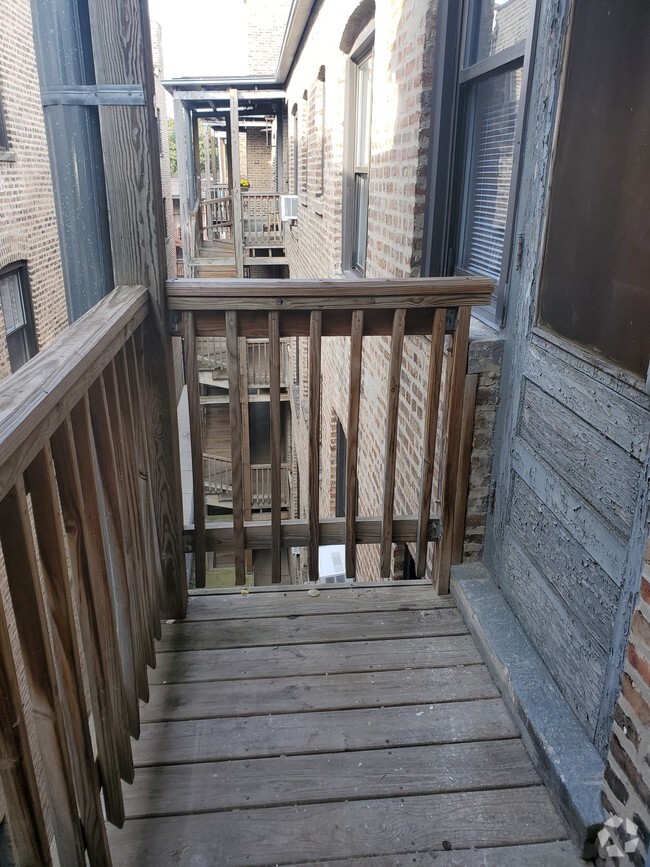 Building Photo - 6520 N Glenwood Ave Unit 3E Rental