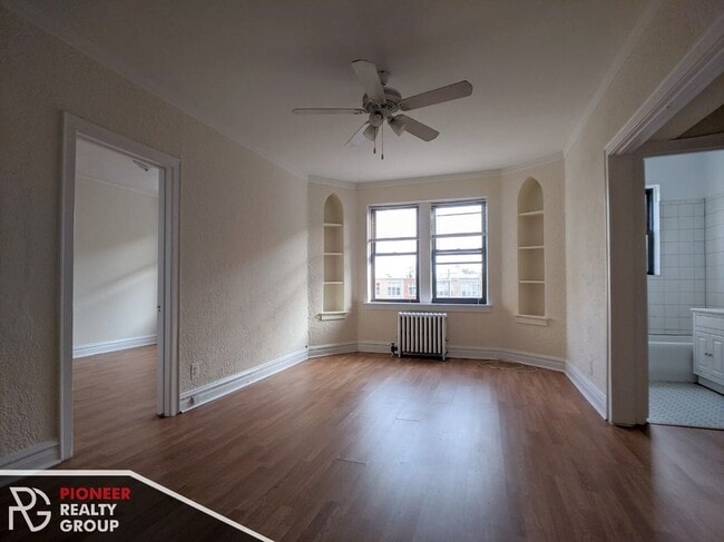 Building Photo - 4829 N Damen Ave