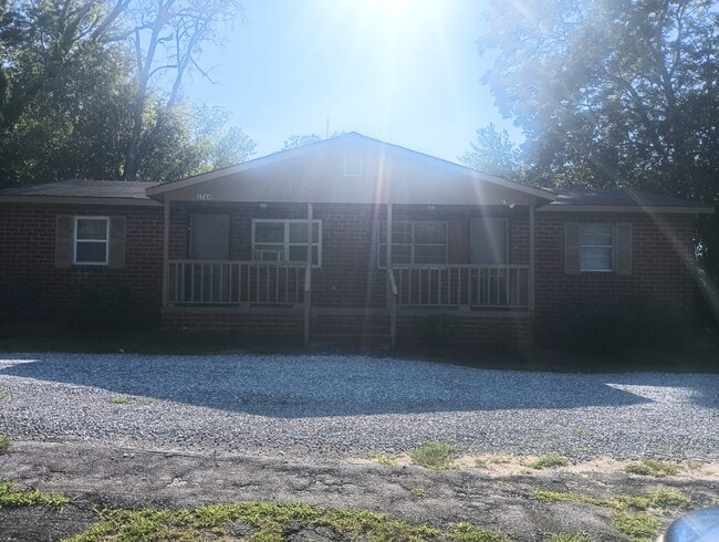 Building Photo - 2722 W Green St