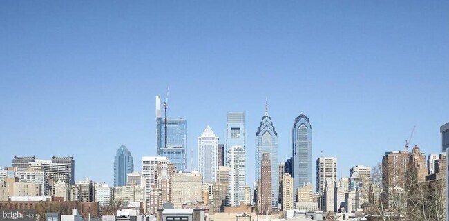 Photo - 2139 League St