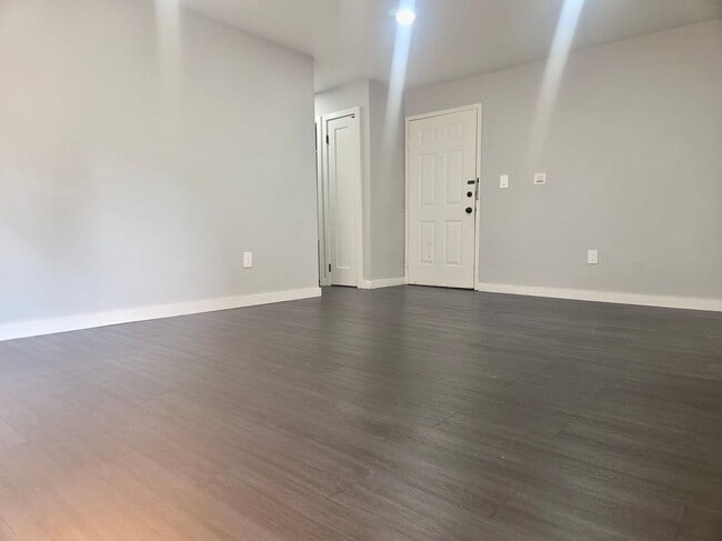 327 71st St Unit 1C