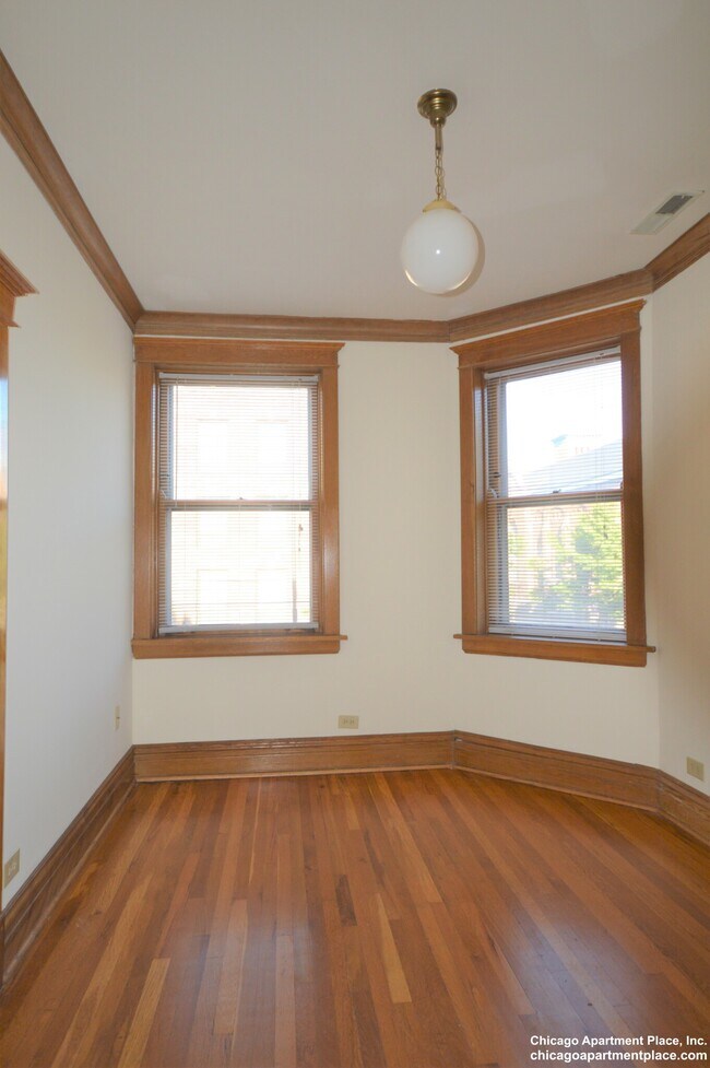 Photo - 3600-3602 North Hermitage Avenue