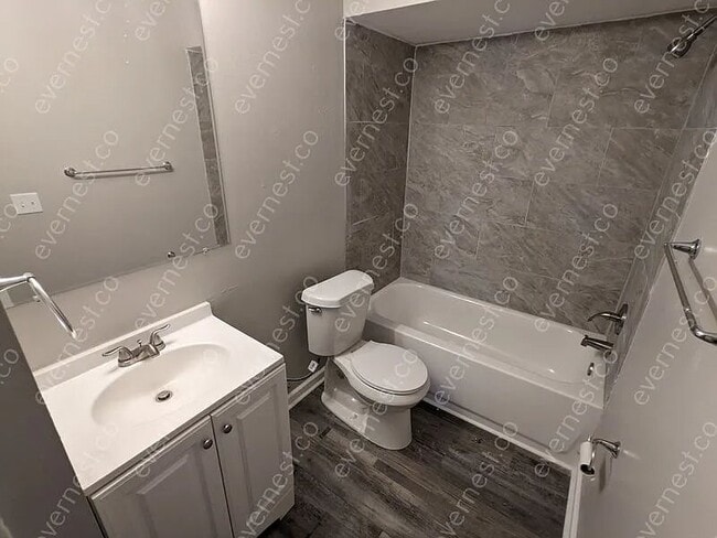 Photo - 617 Nicholas St