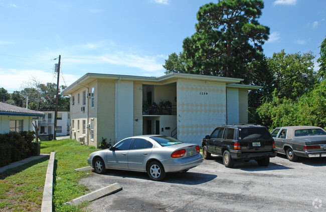 Building Photo - 1259 Franklin St Rental