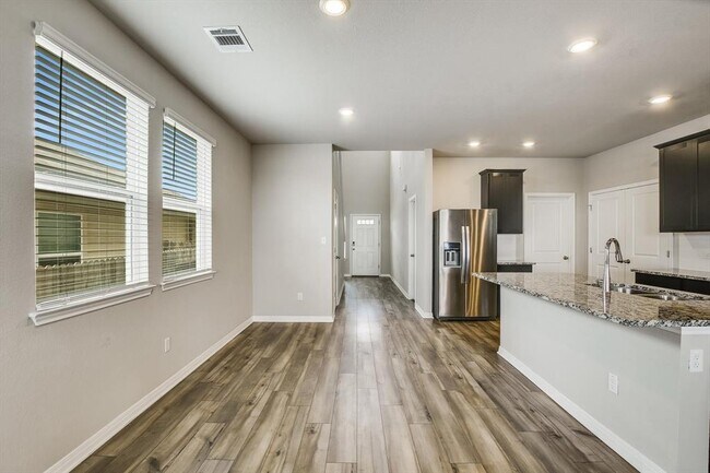 Photo - 212 Prairie Song Ln