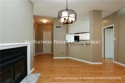 Photo - 4853 Horton St