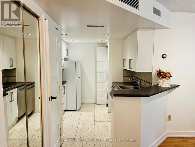 Photo - 1001 Bay St. Unité 406