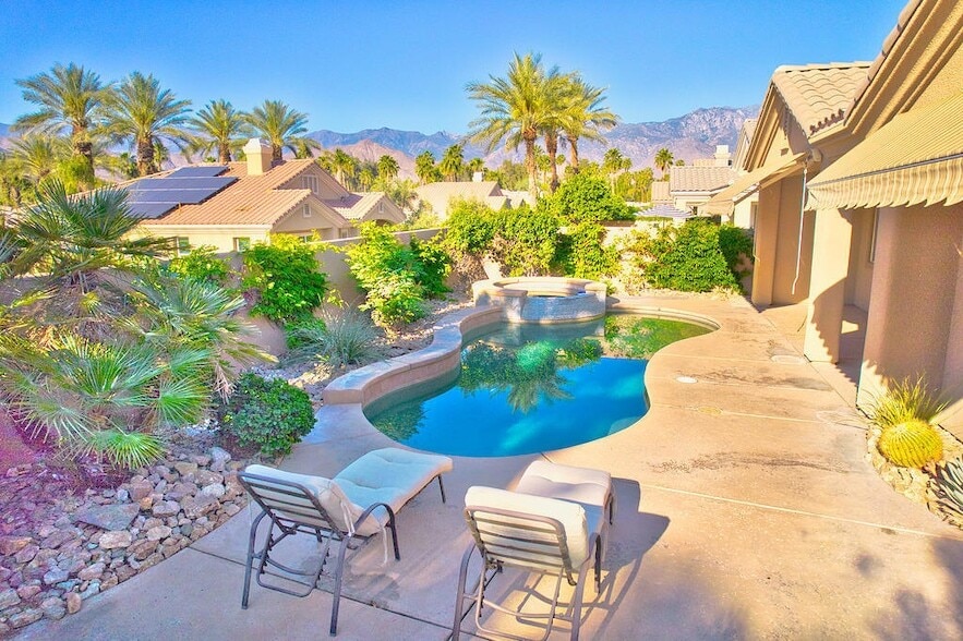 41 Vista Mirage Way