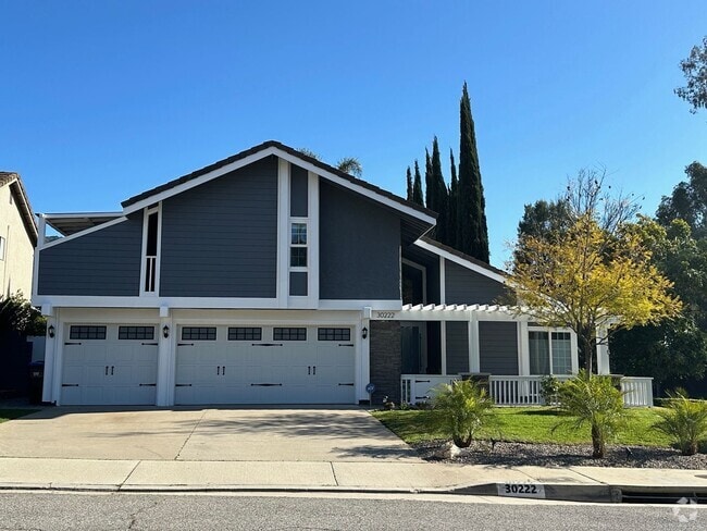 Building Photo - Stunning 4+3 pool home in Agoura Hills -Co...