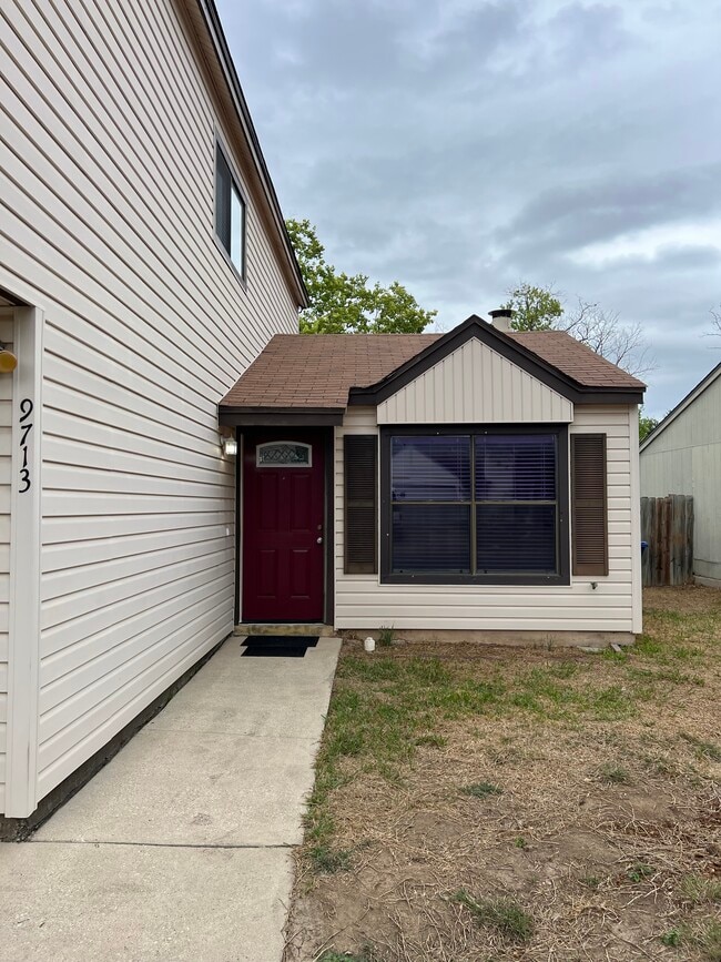 Photo - 9713 Village Briar