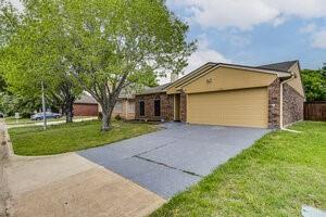 Photo - 625 Hollyberry Dr