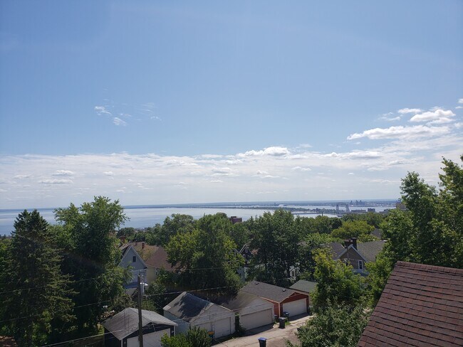 Photo - 1120 E 6th St