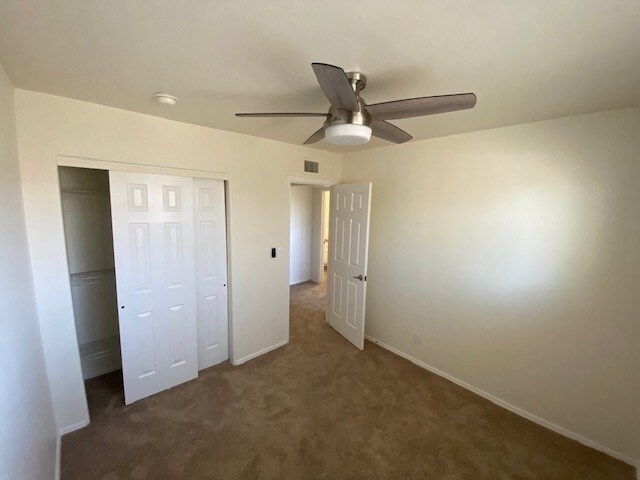 953 N Desert Ave