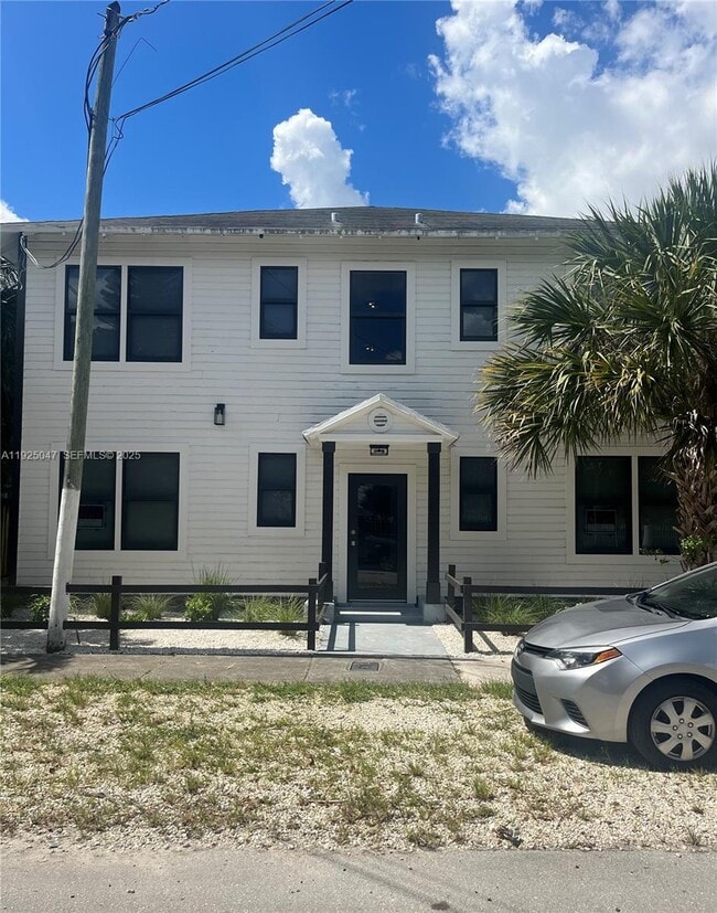 Photo - 842 Himmarshee St Unidad 2